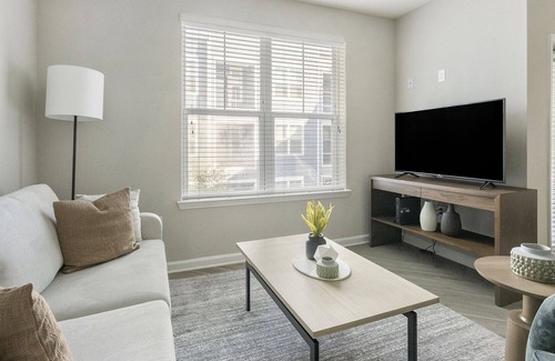 League City Apartment | Modern Apartment in Prime Location (ID1245X807)
