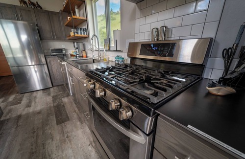 Livingston House | Modern Apartment in Livingston with Bird’s Eye View of 3 Mountain Ranges