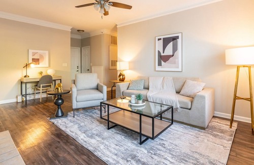 Midlothian Apartment | Modern Apartment in Prime Location (ID7365X03)