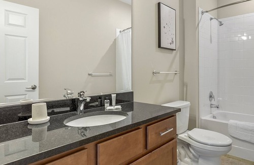 Midlothian Apartment | Modern Apartment in Prime Location (ID1264X851)