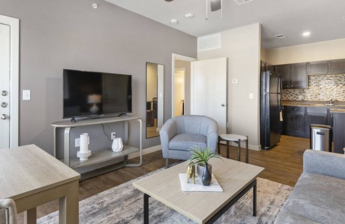 Brooks City Base Apartment | Modern Apartment in Prime Location (ID9682X40)