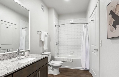 Stone Oak Apartment | Modern Apartment in Prime Location (ID9518X91)
