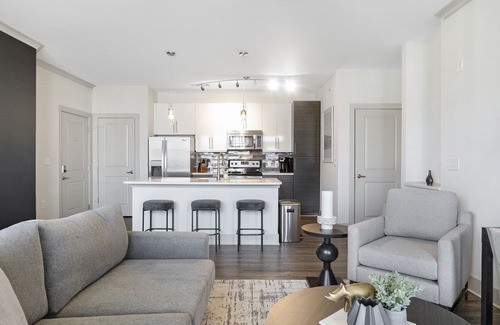 Short Pump Apartment | Modern Apartment in Prime Location (ID2723X66)