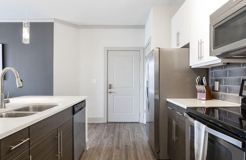 Short Pump Apartment | Modern Apartment in Prime Location (ID2723X66)