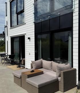 Kristiansand Apartment | Modern Apartment - Lund