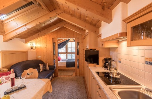Lajen Apartment | Modern Apartment “Malga - Unterkehr” with Mountain View, Wi-Fi, Garden & Terrace