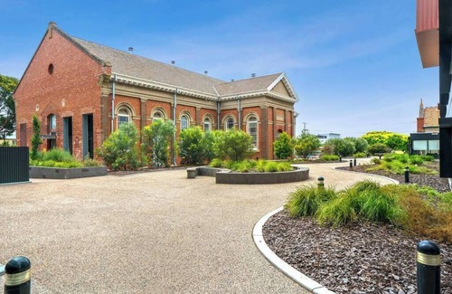 Geelong Apartment | Modern Apartment near Hospital, Geelong