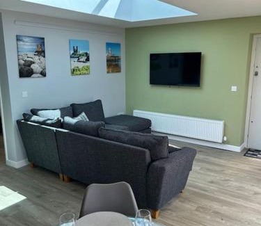 Herne Bay Apartment | Modern apartment near the beach free parking
