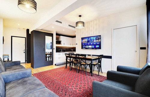 Chaussee-d'Antin Apartment | Modern apartment near Palais Garnier