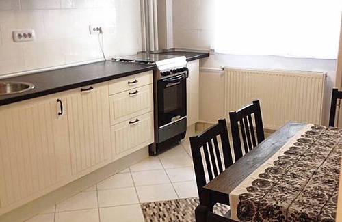 Bucharest Apartment | Modern apartment near city