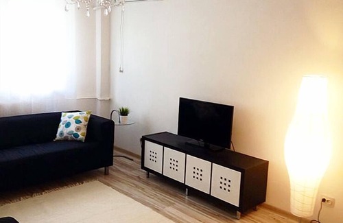 Bucharest Apartment | Modern apartment near city