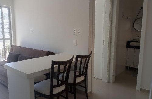 Pioneiros Apartment | Modern apartment near the BC Ferris Wheel MBH0601