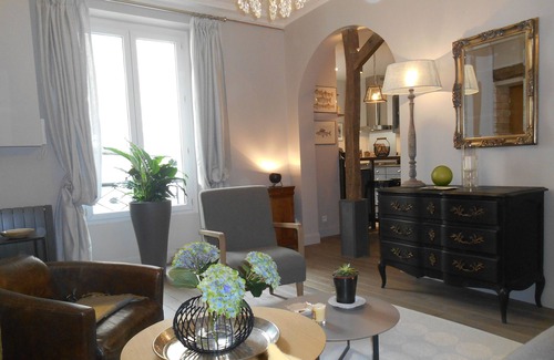 Ternes Apartment | Modern apartment near the Champs Elysées and the Palais des Congrès