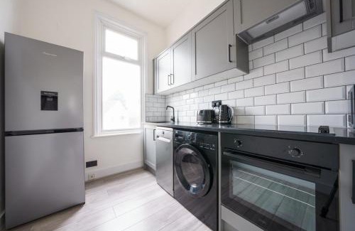 Wembley Central Apartment | Modern apartment near Wembley Stadium