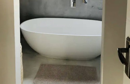 Sandbaai Apartment | Modern apartment near the beach