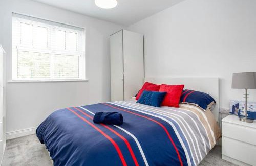 Portrush Apartment | Modern Apartment Portrush - Sleeps 7