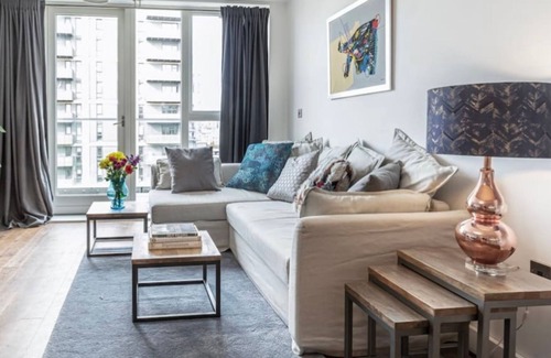 Tottenham Hale Apartment | Modern apartment the London Underground