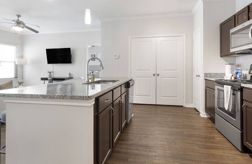 Portland Apartment | Modern Apartment in Prime Location (ID1215X107)