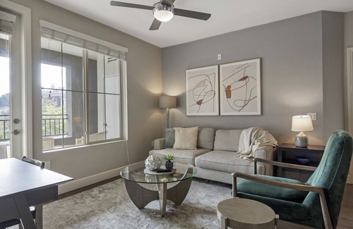 Mission Viejo Apartment | Modern Apartment in Prime Location (ID4415X85)