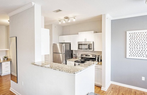 Mount Pleasant Apartment | Modern Apartment in Prime Location (ID8999X85)