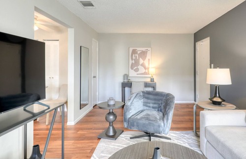 St. Petersburg - Clearwater Apartment | Modern Apartment in Prime Location (ID8526X47)