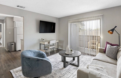St. Petersburg - Clearwater Apartment | Modern Apartment in Prime Location (ID1313X620)