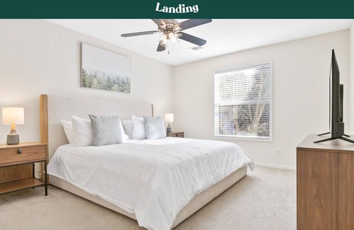 Winston - Salem Apartment | Modern Apartment in Prime Location (ID6949X45)