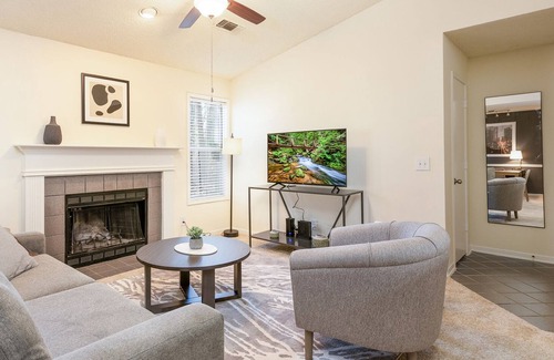 Winston - Salem Apartment | Modern Apartment in Prime Location (ID8399X27)