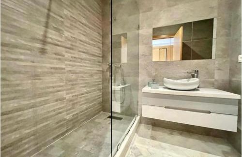 Hotel-de-Ville Apartment | Modern Apartment Vieux Port