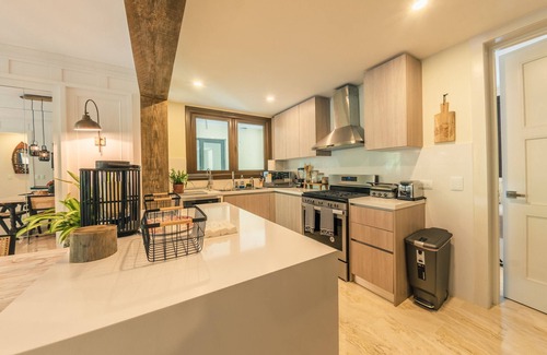 Puerto Bahia Apartment | Modern apartment with lake view in El Portillo QB
