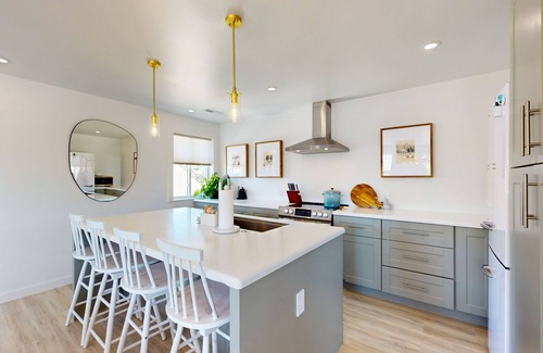 Historic Livingston Apartment | Modern apartment w/private W/D, near local attractions
