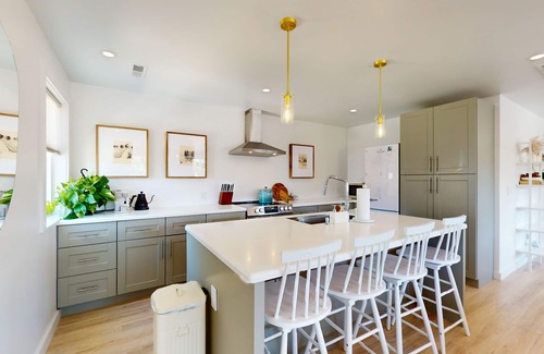 Historic Livingston Apartment | Modern apartment w/private W/D, near local attractions
