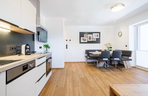 Untertauern Apartment | Modern apartment with ski storage and balcony