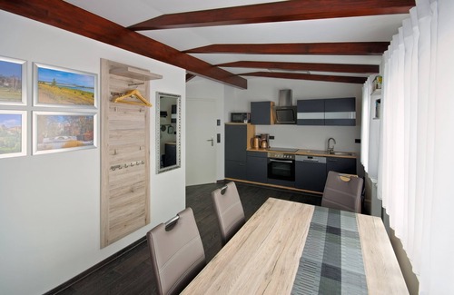 Freienhufen Apartment | Modern apartment with plenty of space for 4 people