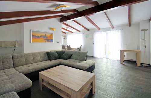Freienhufen Apartment | Modern apartment with plenty of space for 4 people