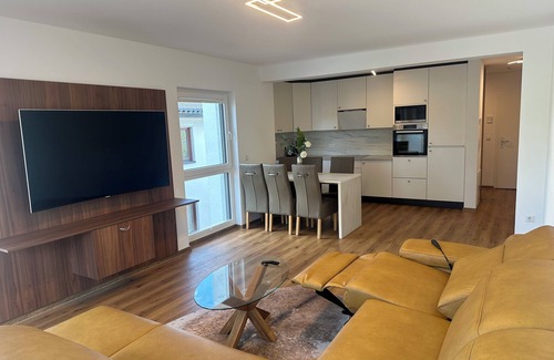 Hilden Apartment | Modern apartment with balcony & top equipment - ideal for family & group