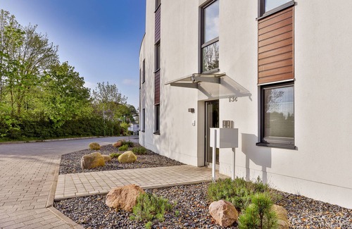 Altefaehr Apartment | Modern apartment with stunning views of the water and the Rügen Bridge
