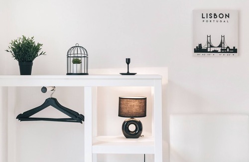 Mickten Apartment | Modern apartment with home cinema + Netflix in Dresden for up to 4 people