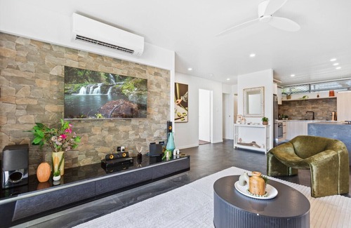 Cairns North Apartment | Modern Apartment with Esplanade Views Near the Hospital