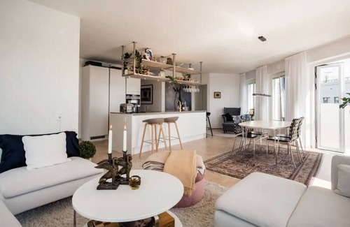 Nacka Apartment | Modern apartment with large terrace and outdoor spa