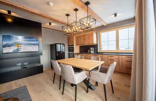 Hochkrimml Apartment | Modern apartment with mountain view, sauna, and close to the slopes