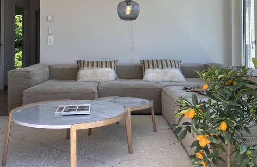 Nyon Apartment | Modern apartment with terrasse on Leman lake! Geneva countryside