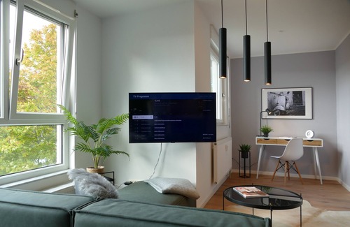 Gera Apartment | Modern apartment with workplace for singles & couples - close to the center of Gera