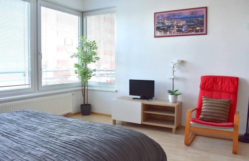 Zlicin Apartment | Modern apartments - Airport 8mins