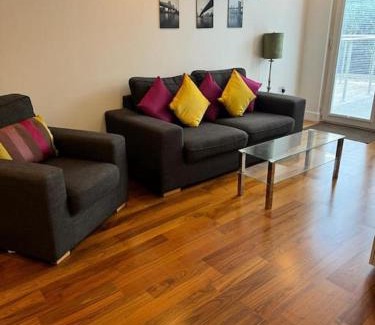 Cardiff City Centre Apartment | Modern Apt Cardiff City Centre - Prime Location