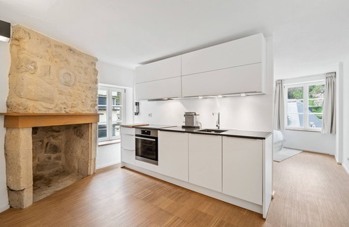 Gronn Apartment | Modern Apt Old Town w Panoramic View ID4