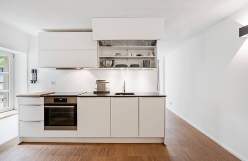 Gronn Apartment | Modern Apt Old Town w Panoramic View ID4