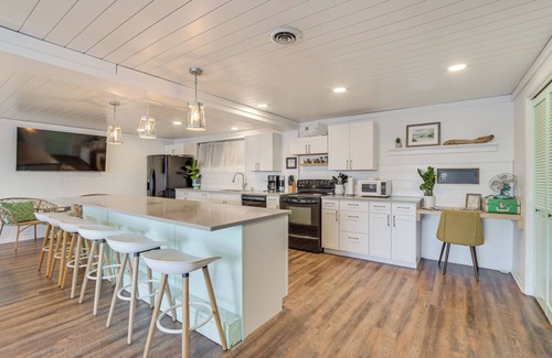 Detroit Lakes Apartment | Modern Apt on Detroit Lake w/Dock Access!