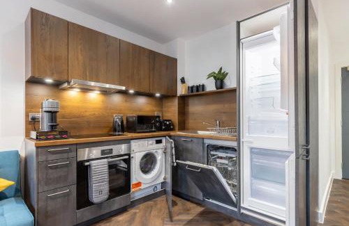 Birmingham City Centre Apartment | Modern APT, prime location, relocations & professionals