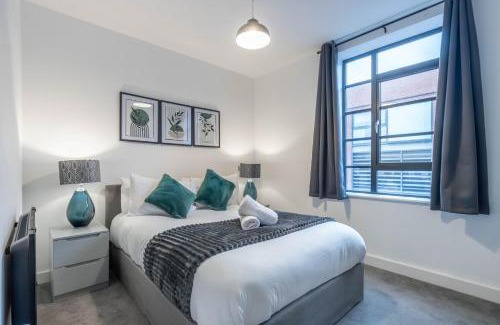Birmingham City Centre Apartment | Modern APT, prime location, relocations & professionals